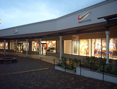 NIKE FACTORY STORE 三田